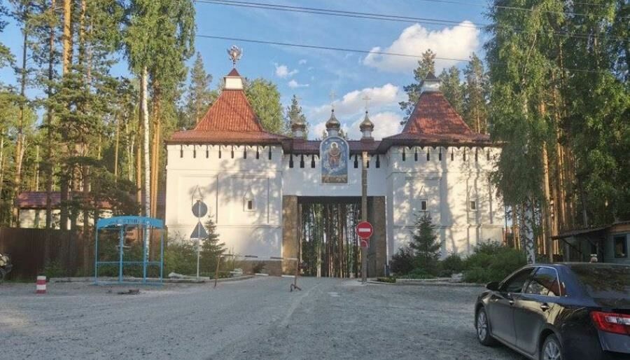 Полиция не нашла нарушений в захвате Сергием Романовым Среднеуральского монастыря