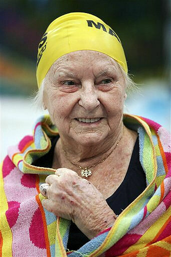 98-летняя пловчиха на Международных Играх Ветеранов
