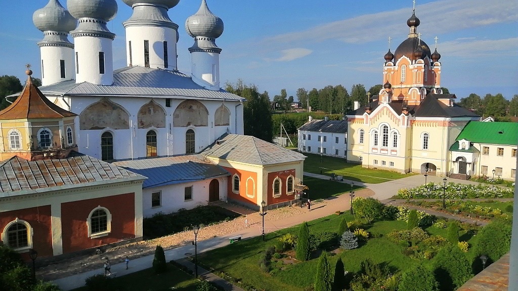 Вид с колокольни Успенского монастыря