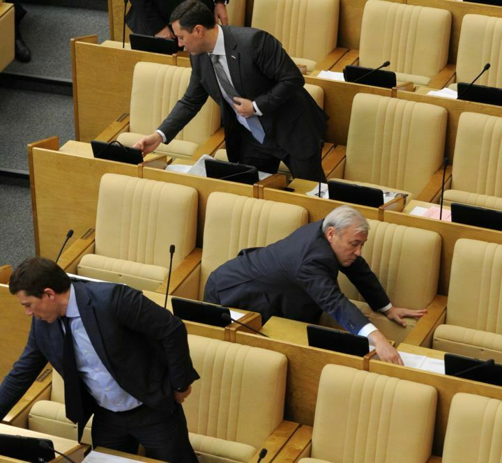 Депутаты предложили ужесточить закон о фейках и неуважении к власти