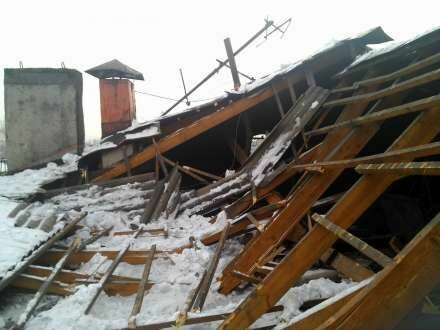 В регионах Поволжья несколько крыш домов обрушились из-за снега