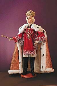 Кукольные русские монархи вернулись из Антверпена