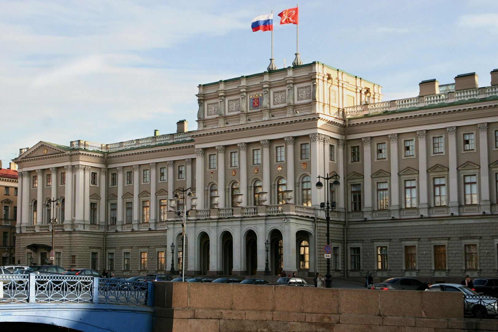 Парламент Санкт-Петербурга ушел на карантин на фоне роста числа заболевших ковидом