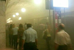 Пожар в метро: пострадавших уже 47 человек, на станциях давка