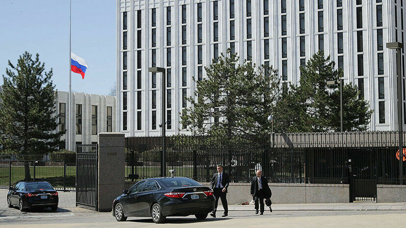 Дипломаты посольства РФ в США заявили об угрозах в связи с материалом NYT о талибах