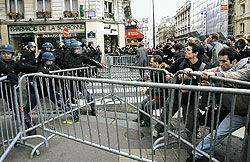 Французские студенты опять на баррикадах