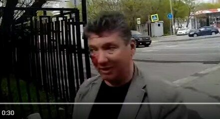 Московский депутат проехался по тротуару и подрался с активистами "СтопХама"
