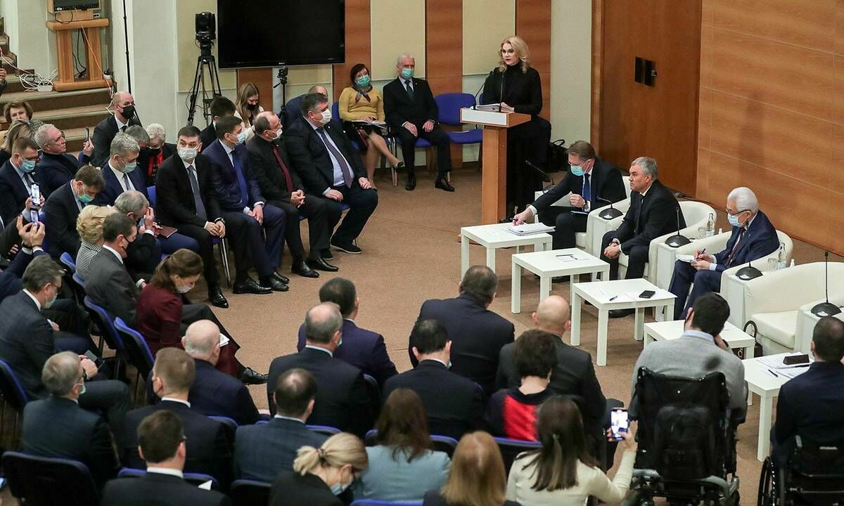 Единороссы выступили в защиту прав граждан при рассмотрении законопроекта о QR-кодах
