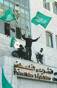 ХАМАС ликует, Израиль ждет войны
