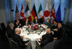 Лидеры G7 договорились о введении новых санкций против РФ