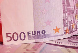 Официальный курс евро достиг исторического максимума