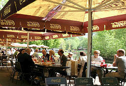 Власти Москвы ужесточат правила размещения летних кафе