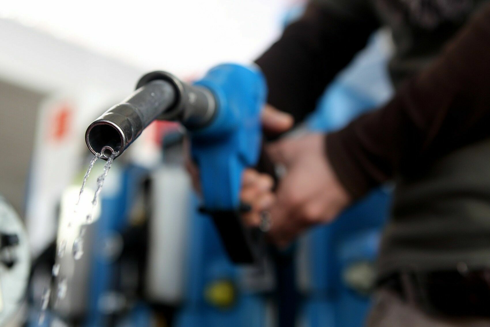 Нефтяники начали продавать бензин в убыток