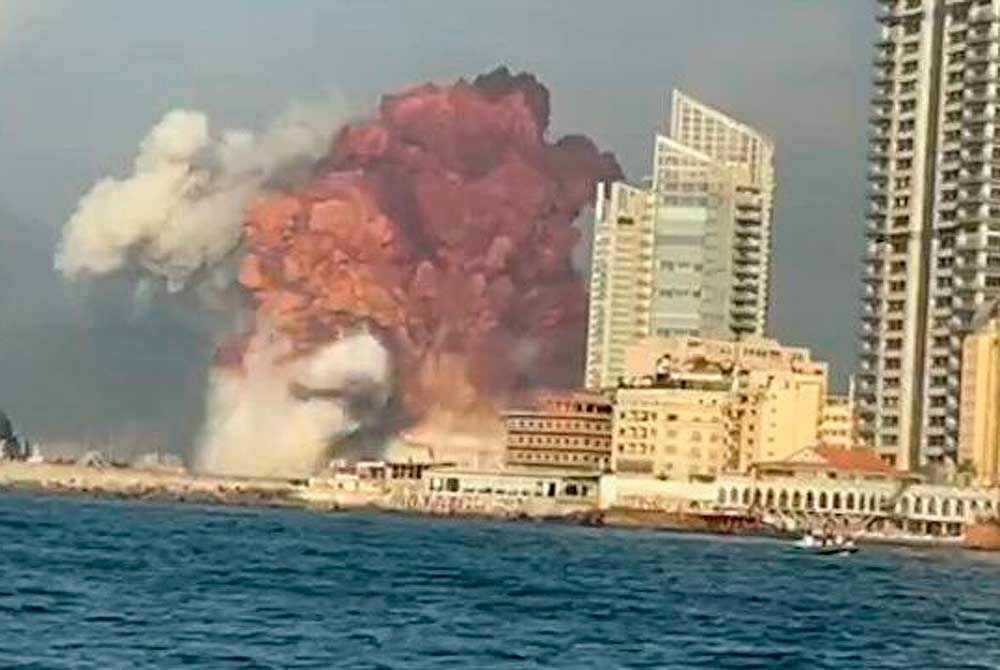 Химик рассказал, что не сходится с версией о взрыве селитры в Бейруте