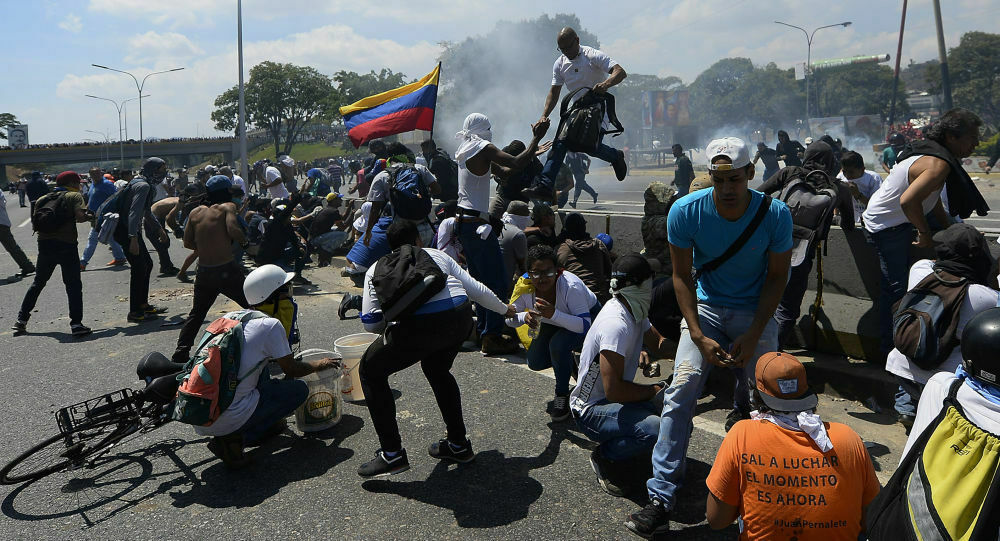 В столице Венесуэлы слышна стрельба