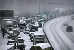 «Снежные» пробки на дорогах Москвы растут с каждым часом