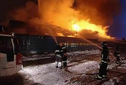 Локализоован пожар на складе деревянных поддонов в Москве