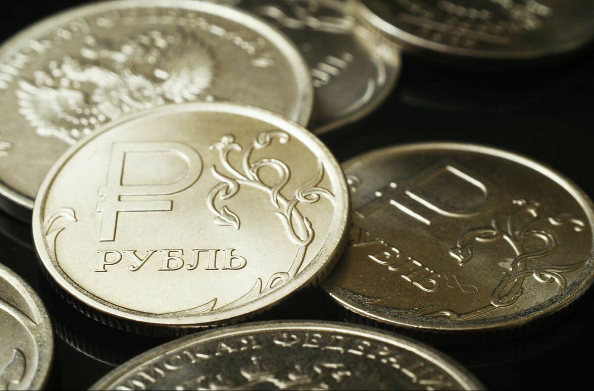 СМИ: Минэкономразвития решило увеличить долю рубля во внешней торговле