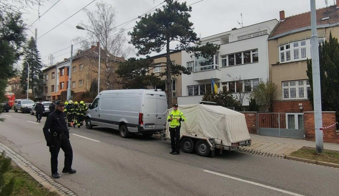 Персонал консульства Украины в чешском Брно эвакуировали из-за подозрительной посылки