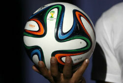 FIFA представила официальный мяч ЧМ-2014 по футболу