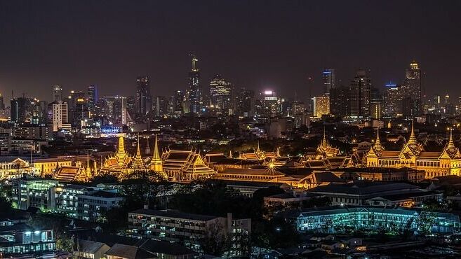 Таиланд ужесточит борьбу с нарушающими законы туристами