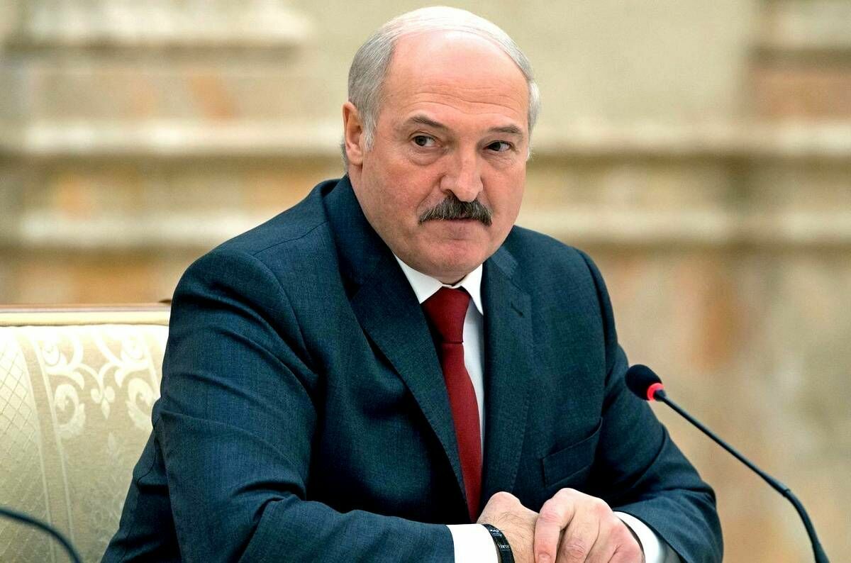 Лукашенко призвал силовиков не повторить украинский майдан накануне выборов