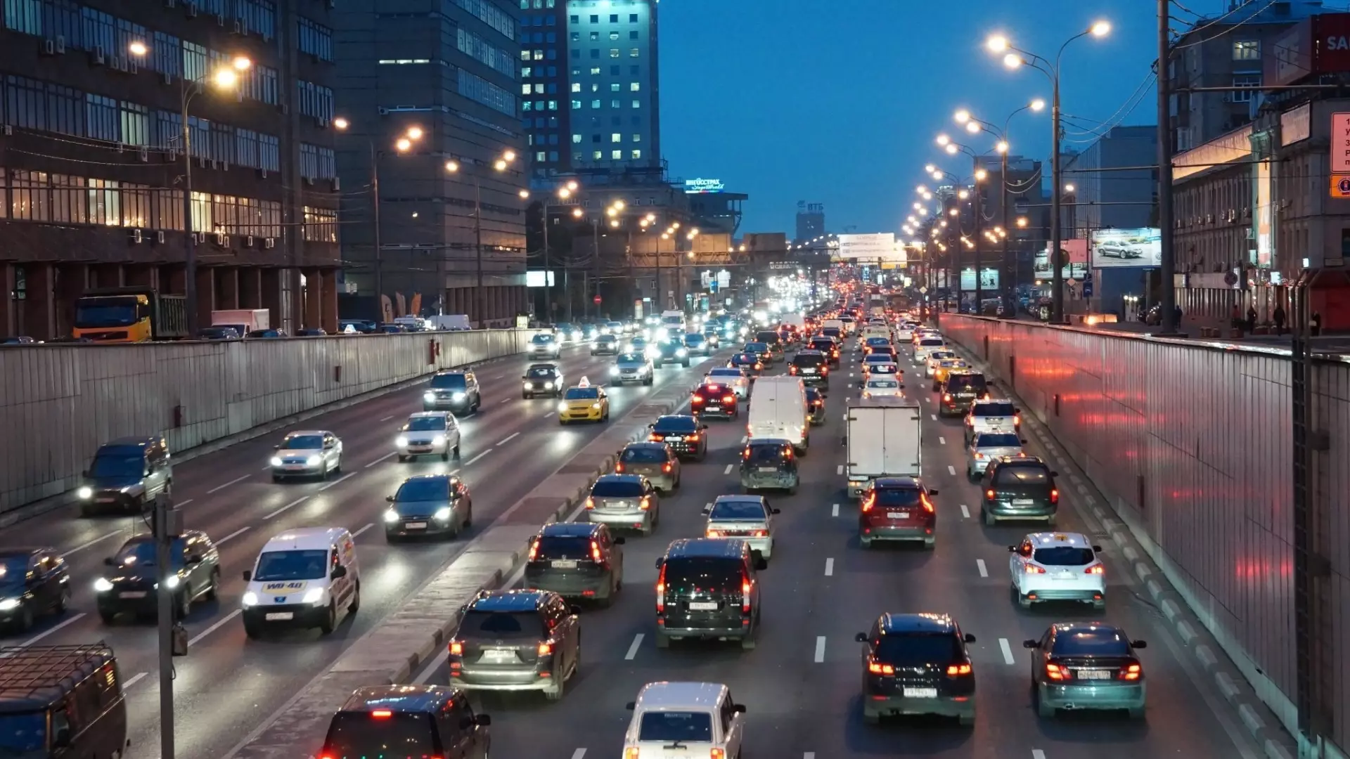 Автомобиль как роскошь: почему москвичи пересаживаются на общественный транспорт