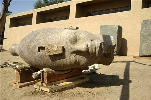 Египтяне потеряли голову от уникальной археологической находки