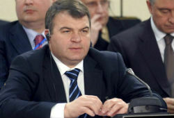 Об амнистии Сердюкова не хотели объявлять во время Олимпиады - адвокат