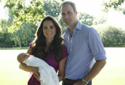 Отец Кейт Миддлтон стал автором первой фотосессии с младенцем Джорджем