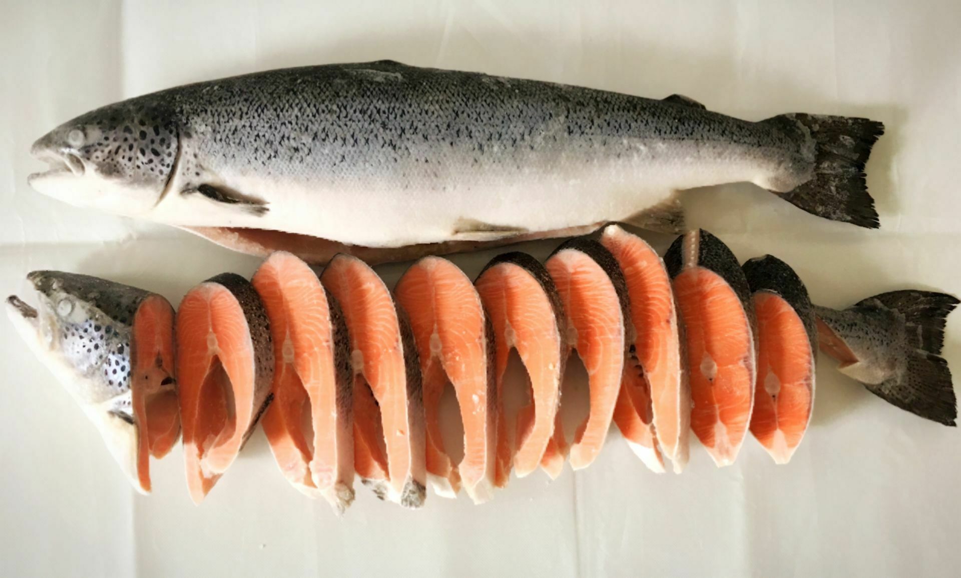 Импорт лососевых рыб рухнул почти в шесть раз
