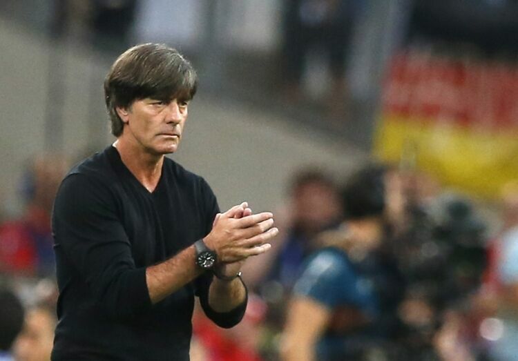 Наставник сборной Германии считает Францию фаворитом финала Евро-2016