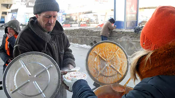 В новогодние праздники фонд "Доктор Лиза" накормит московских бездомных