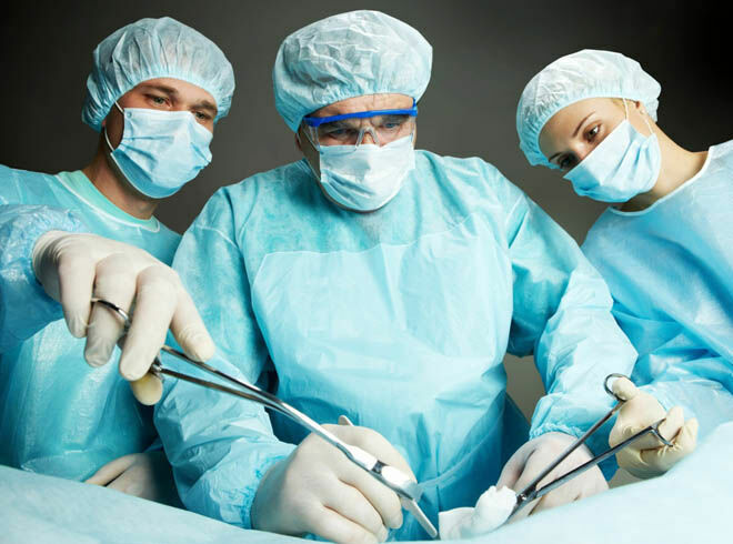 Чилийских хирургов накажут за просмотр футбола во время операции