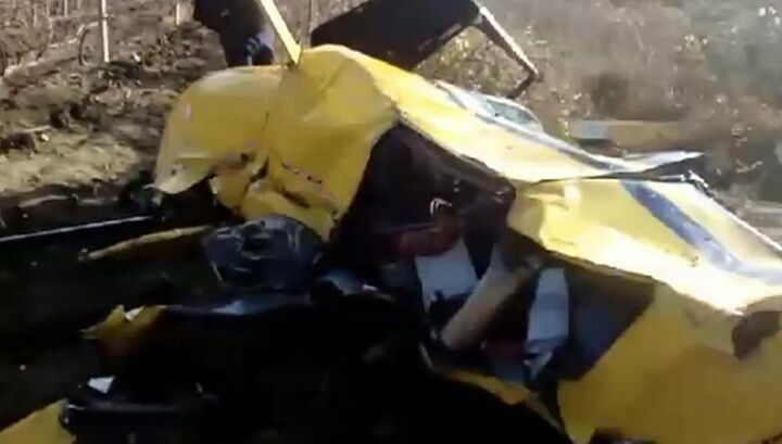 Спасатели не могут добраться до места крушения вертолета на Алтае