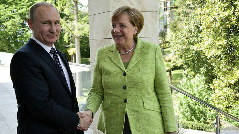 Меркель обсудит с Порошенко арест российского журналиста