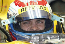 Петров обогнал Шумахера и набрал первые очки в «Формуле-1»