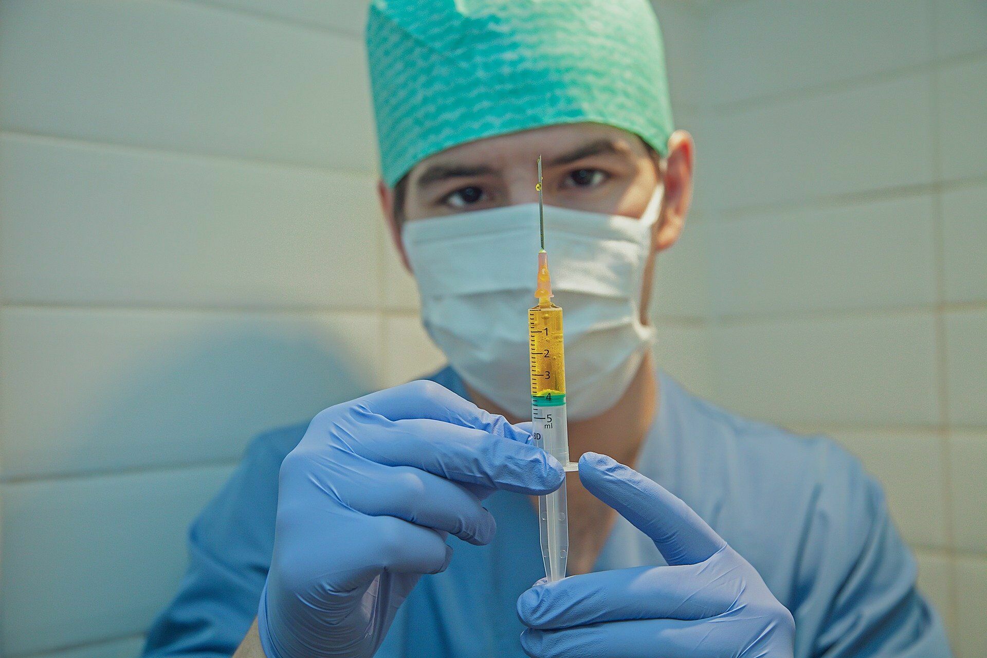 Вакцину от полиомиелита начнут тестировать в центре Чумакова для борьбы с COVID-19