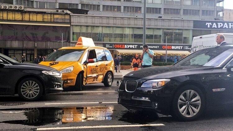 Помощник президента попал в ДТП в центре Москвы