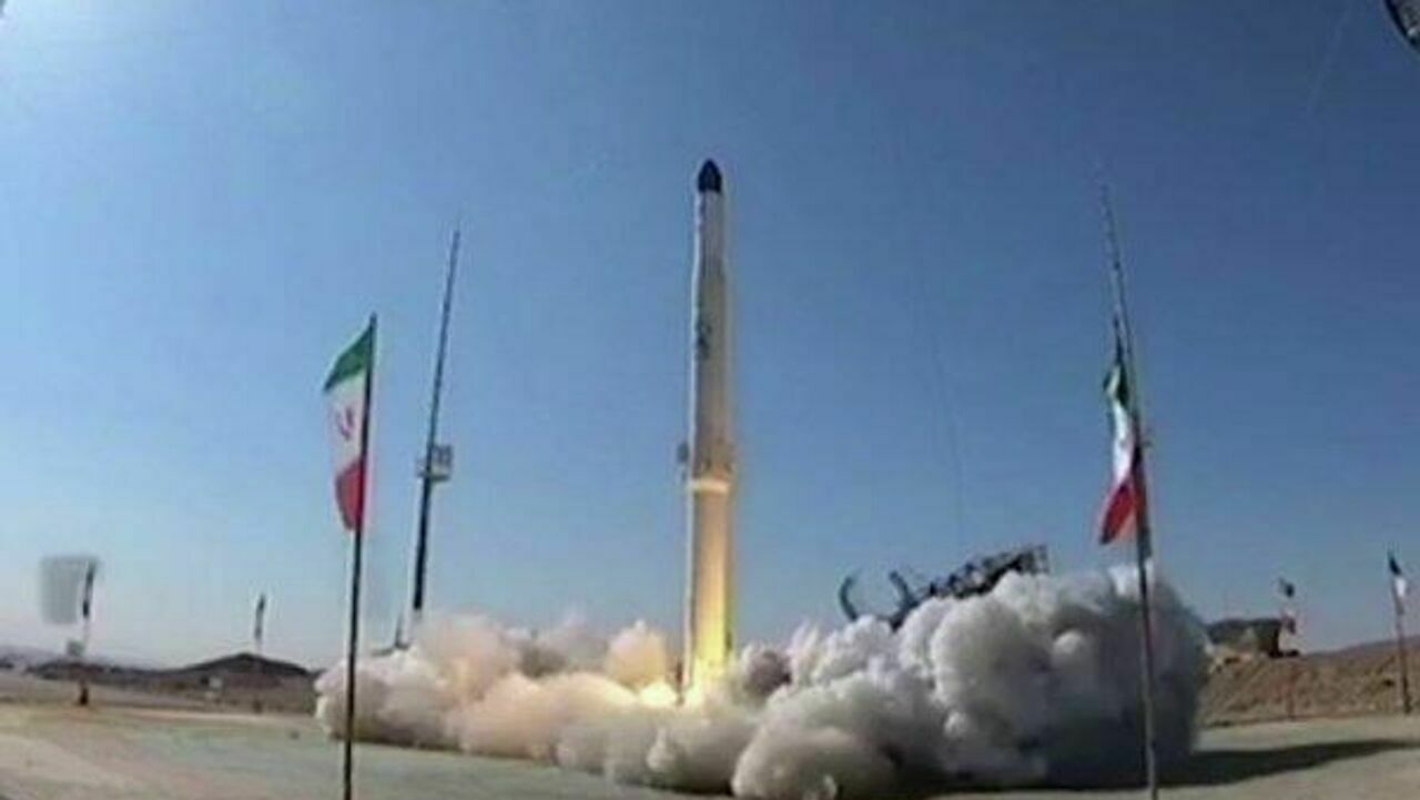 Иран запустил в космос ракету