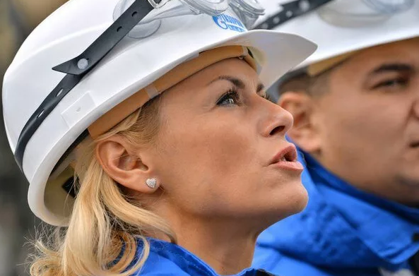 Богатейшие жены чиновников увеличили свой доход до 5,8 млрд рублей