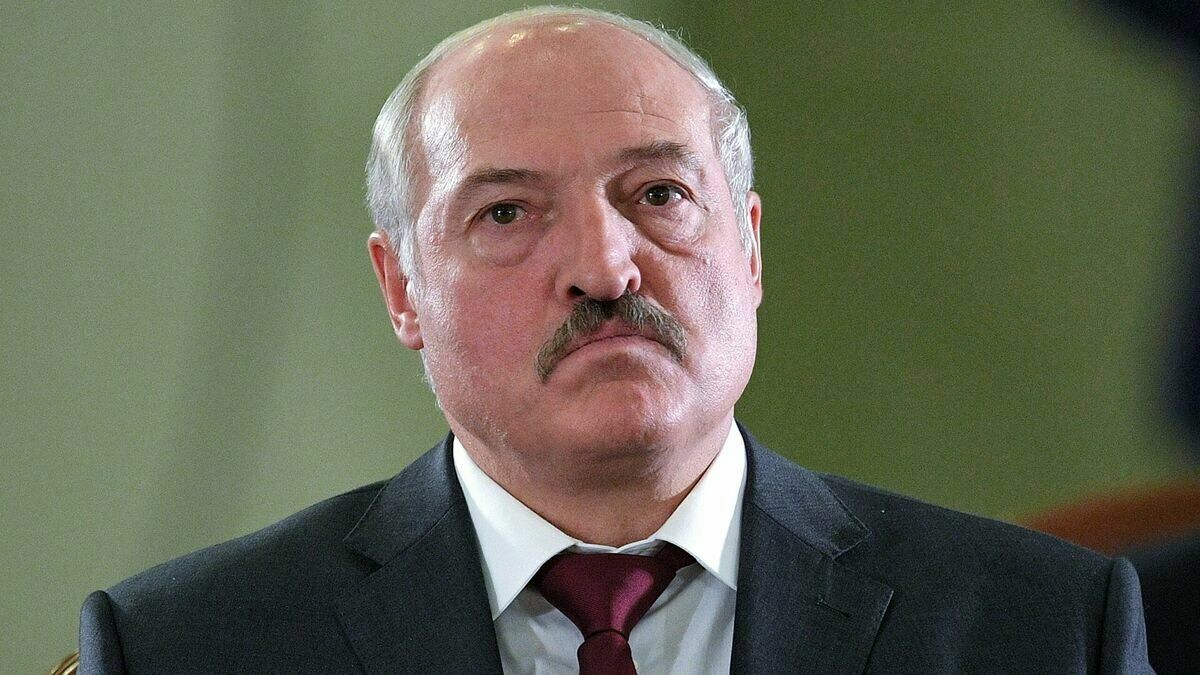 Лукашенко предложил закрыть часть посольств Белоруссии в Европе