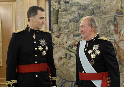 От отца к сыну: новый король Испании Фелипе VI принял присягу