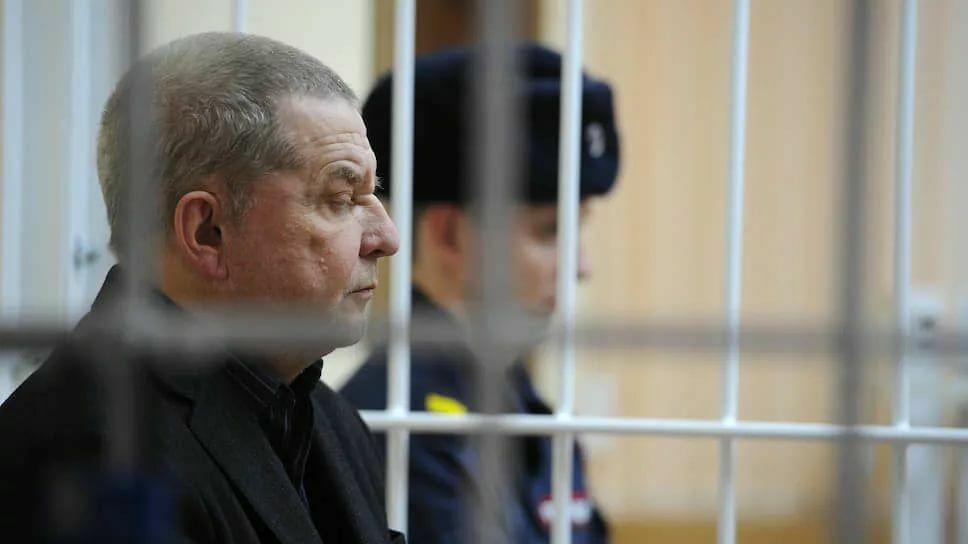 Суд досрочно освободил единоросса Юрия Глазычева, осужденного за мошенничество