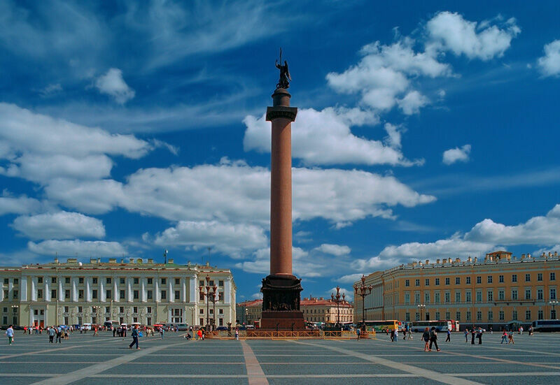Платную парковку в Санкт-Петербурге распространят еще на 336 улиц