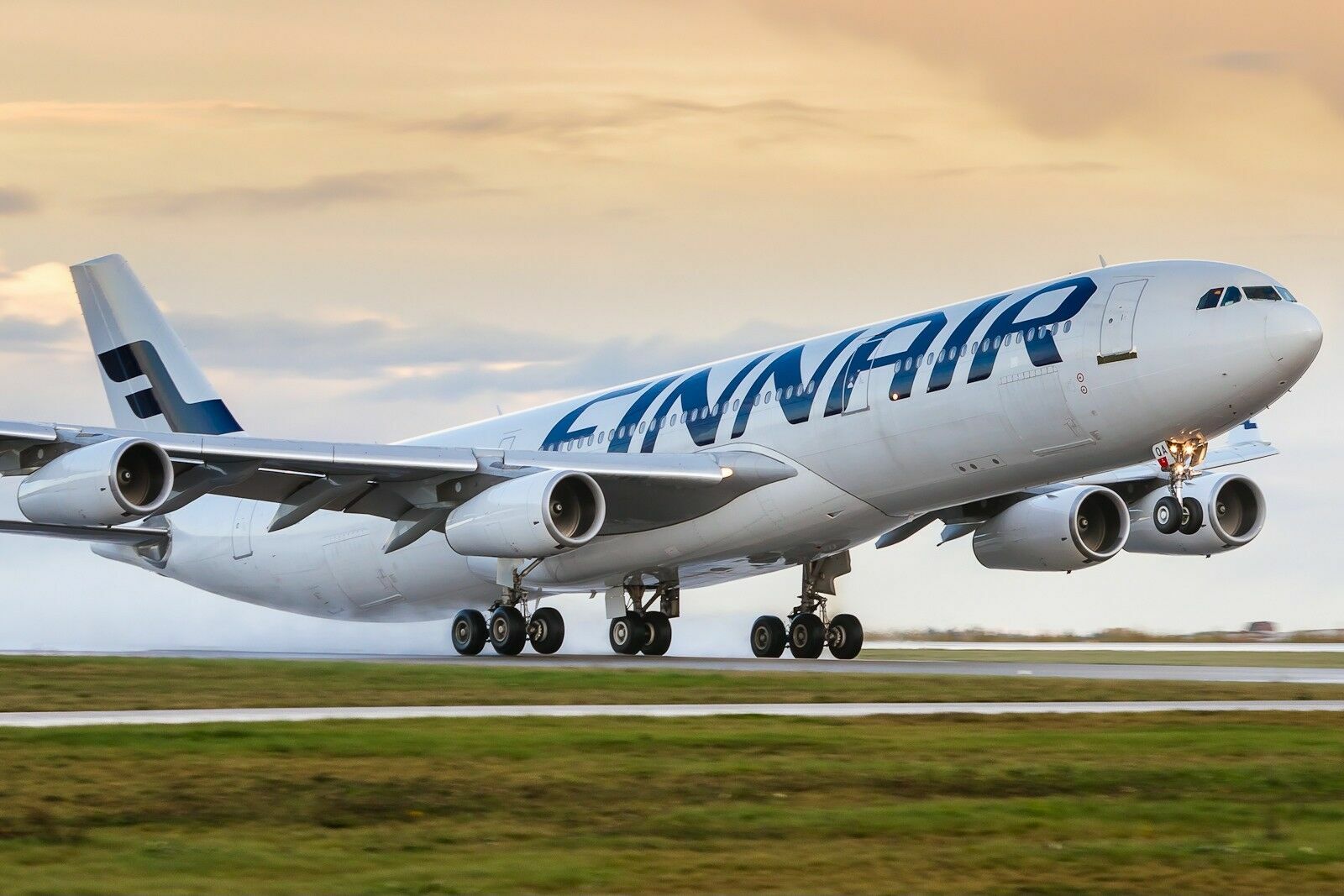 Finnair Oyj отправила в неоплачиваемый отпуск сотрудников из-за закрытия неба над РФ