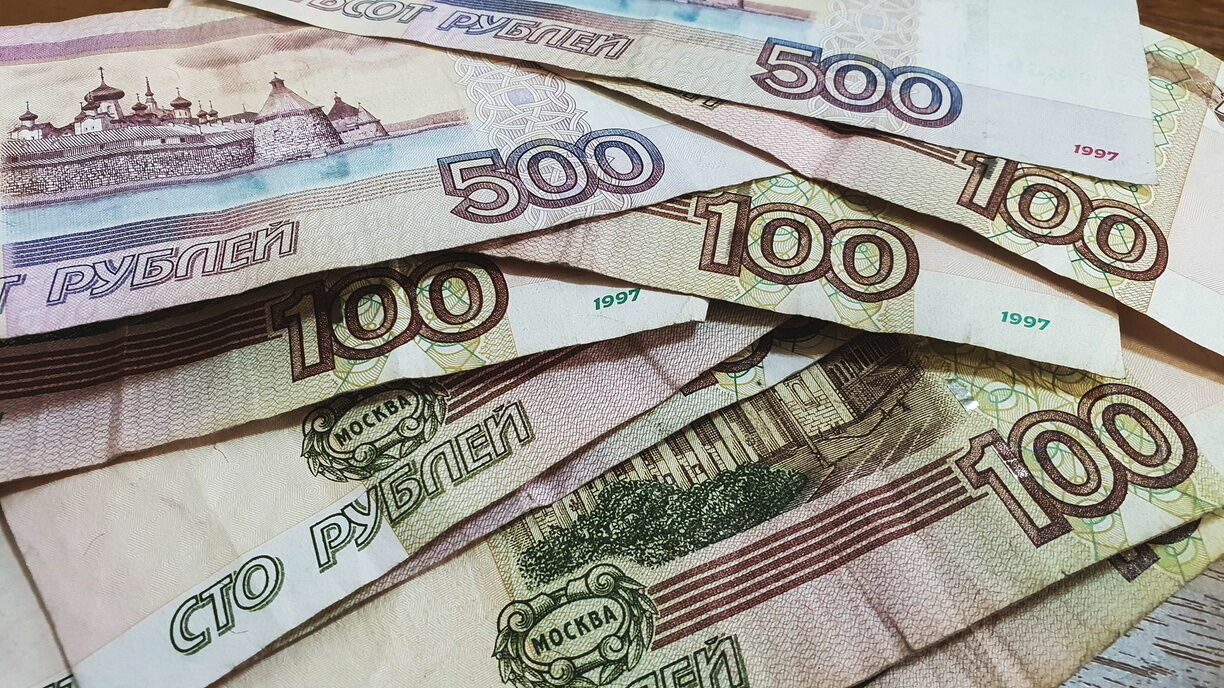 Россияне внесли на краткосрочные депозиты в марте рекордные 8,5 трлн рублей