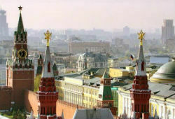 Ворота Спасской башни Кремля открыли для прохода посетителей