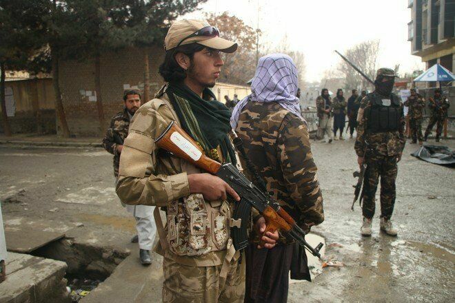Талибы* открыли стрельбу по протестующих женщинам в Кабуле