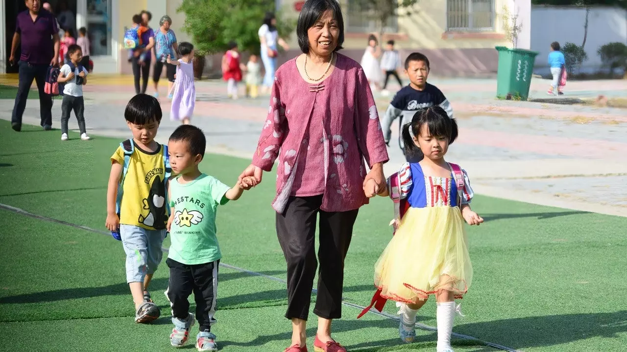 Материнский капитал без денег: в Китае квартиру предлагают давать за каждого ребенка
